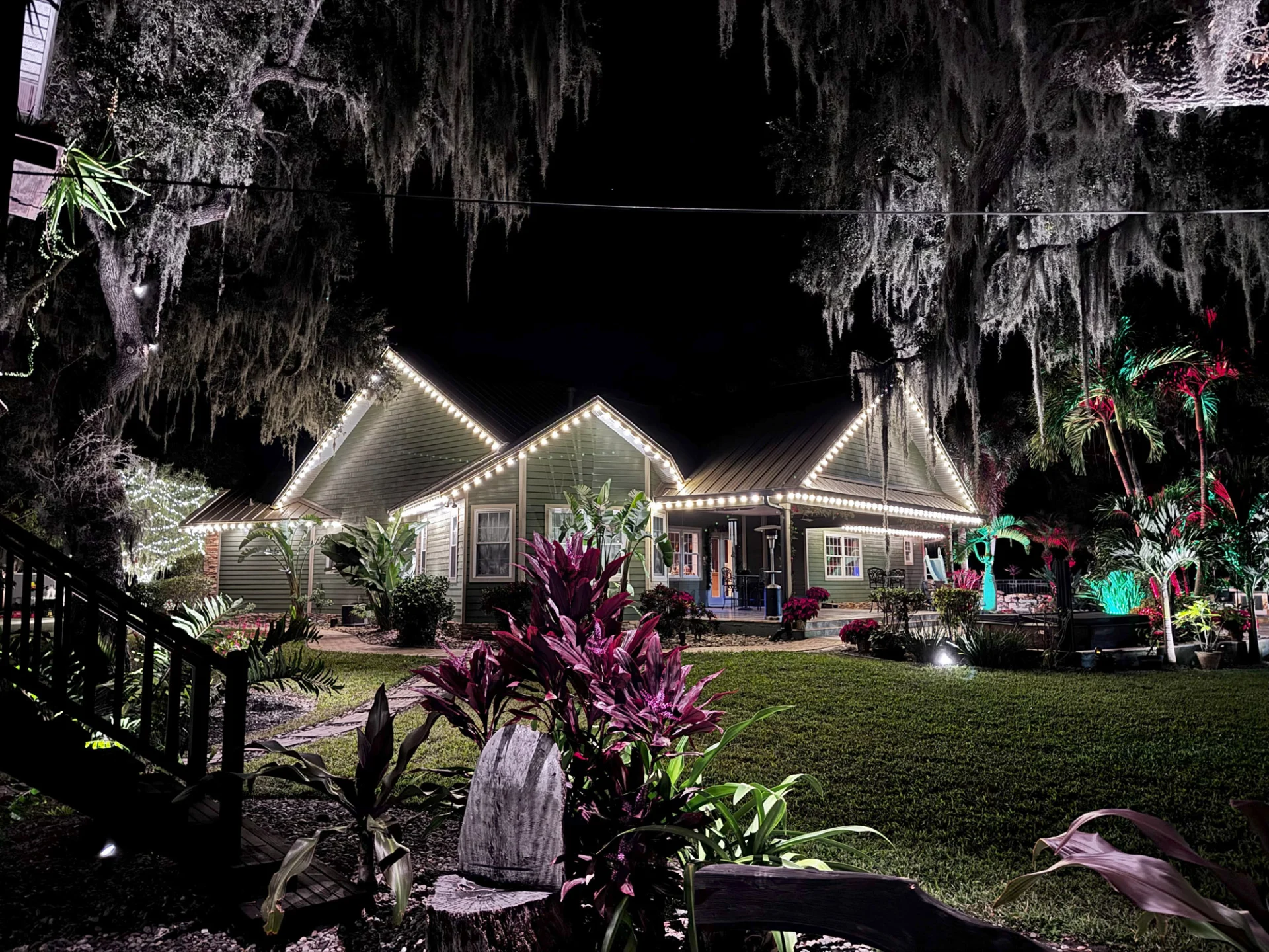 Residential Christmas Lighting